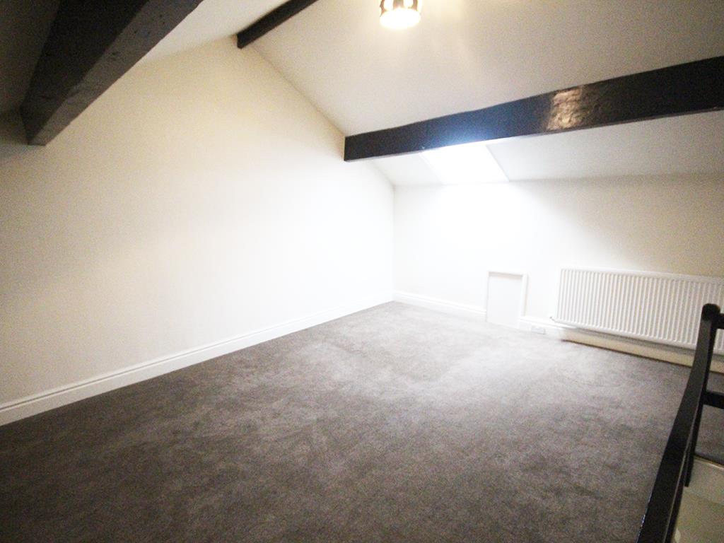 2 bedroom flat To Let in Foulridge, Colne - IMG_5405.jpg